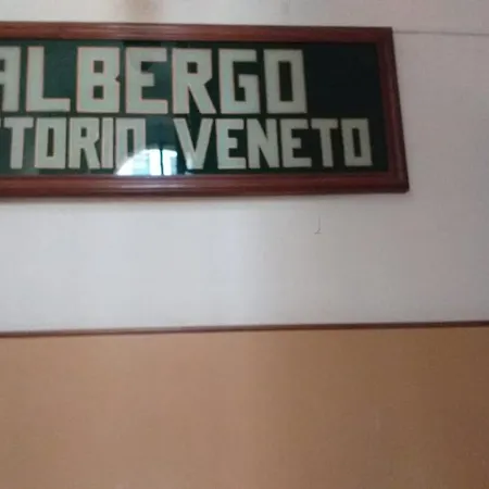 Отель Vittorio Veneto Неаполь