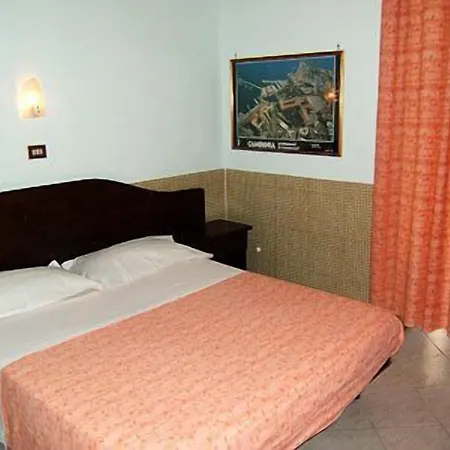 Vittorio Veneto ナポリ