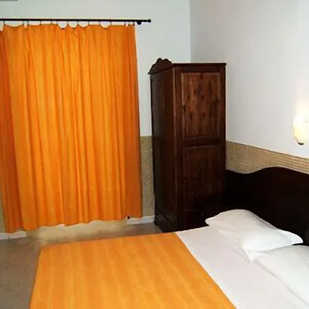 ホテル Vittorio Veneto ナポリ