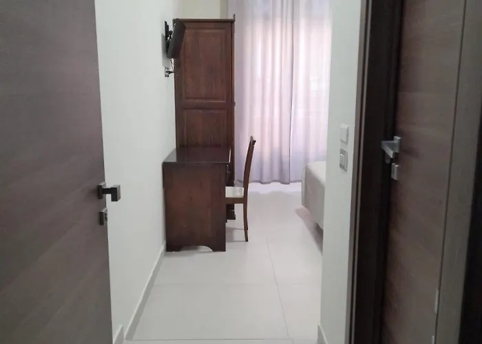 Vittorio Veneto Отель Неаполь