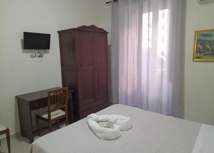 Отель Vittorio Veneto Неаполь