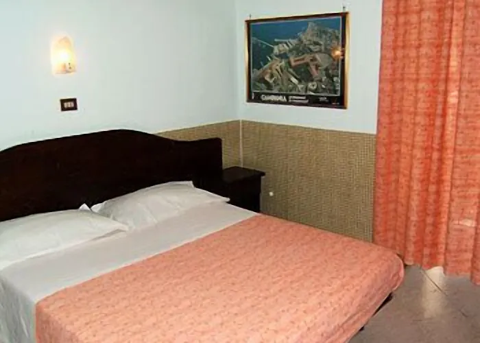 Vittorio Veneto Неаполь