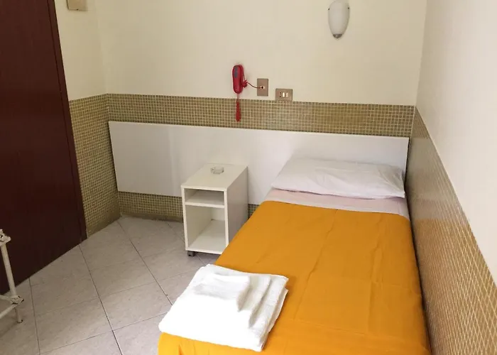 Vittorio Veneto Отель 2*